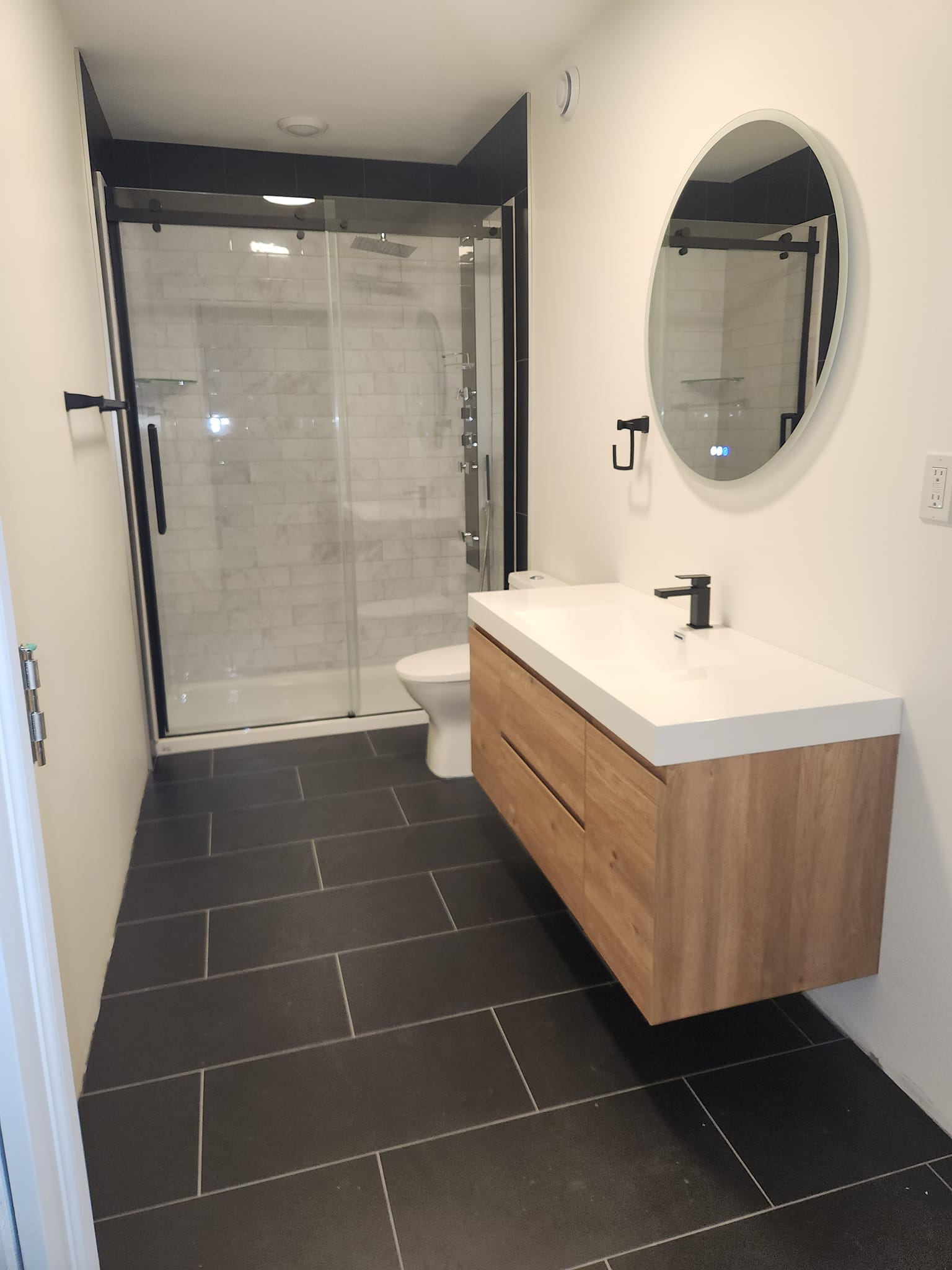 Full luxury master suite bathroom